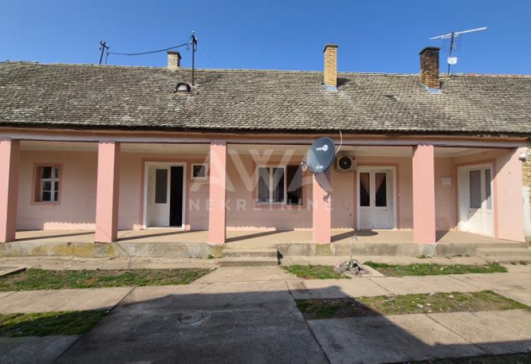 Stapar – kuća sa velikim placem od 3423 m²