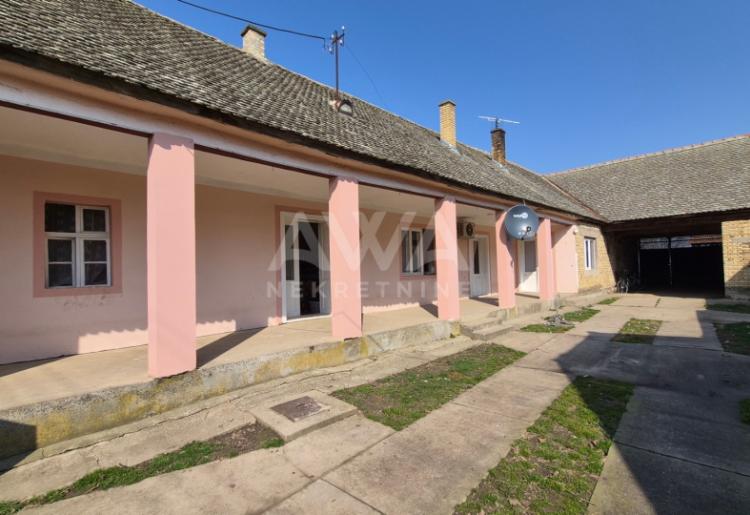 Stapar – kuća sa velikim placem od 3423 m²