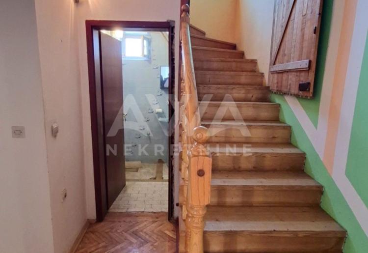 Čonoplja – Spratna kuća 172m² na velikom placu 1617m²