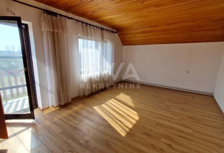 Čonoplja – Spratna kuća 172m² na velikom placu 1617m²