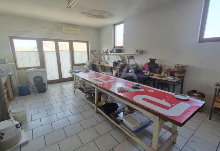 Stambeno-poslovni objekat 1096m²