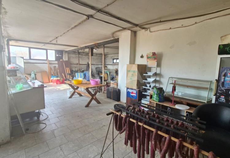 Stambeno-poslovni objekat 1096m²