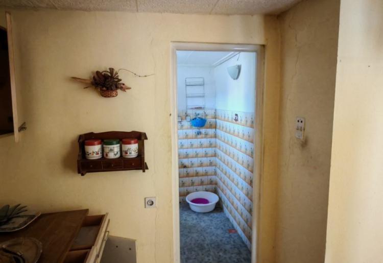 Prizemna kuća 104m² na placu 710m² – Bezdan, započeto renoviranje