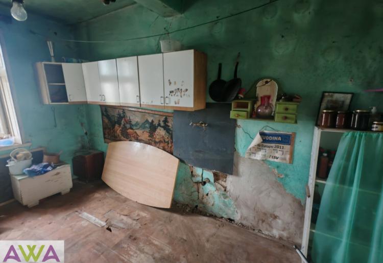 Kuća za renovaciju 244m² na velikom placu 2170m² – Bogojevo