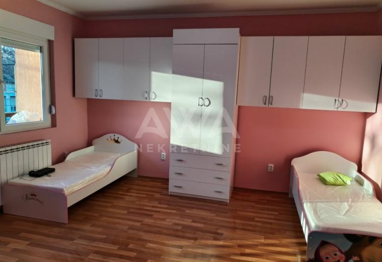 Kuća Sombor Crvenka 176m2 na placu 362m2 – spratnica, pelet, dvorište