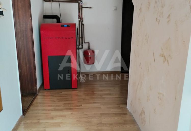 Kuća Sombor Crvenka 176m2 na placu 362m2 – spratnica, pelet, dvorište