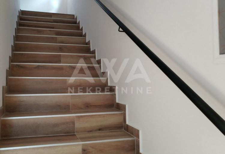 Kuća Sombor Crvenka 176m2 na placu 362m2 – spratnica, pelet, dvorište