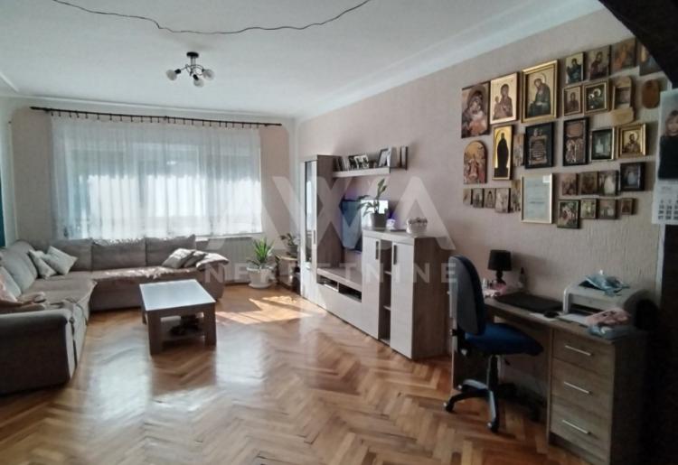 Kuća Sombor Crvenka 176m2 na placu 362m2 – spratnica, pelet, dvorište
