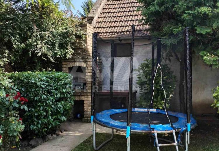 Kuća Sombor Crvenka 176m2 na placu 362m2 – spratnica, pelet, dvorište