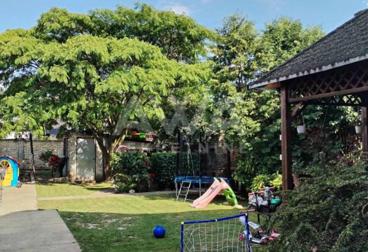 Kuća Sombor Crvenka 176m2 na placu 362m2 – spratnica, pelet, dvorište