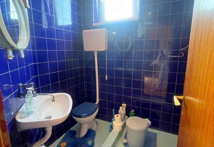 Spratna porodična kuća 115m² + garaža, plac 590m² – Kljajićevo