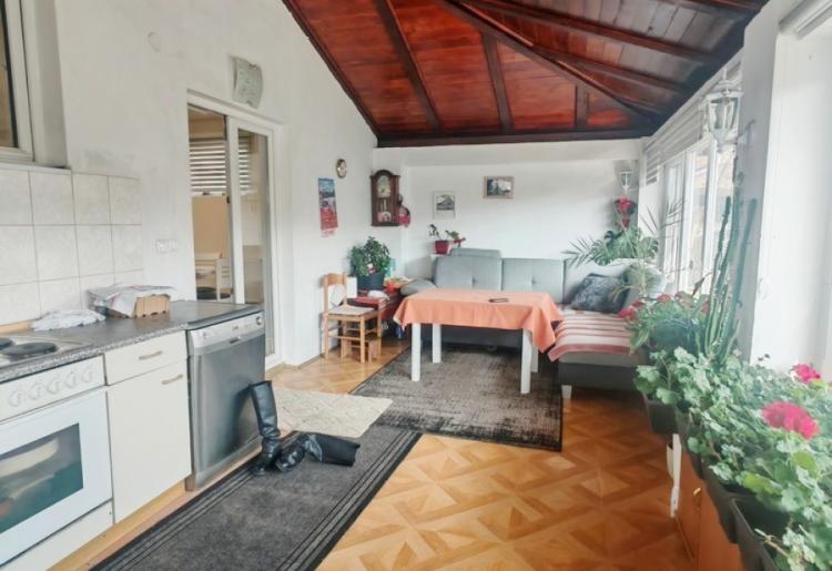 Novija prizemna 4.0 kuća 150m², plac 4.8 ari – Sombor, Gornja Varoš