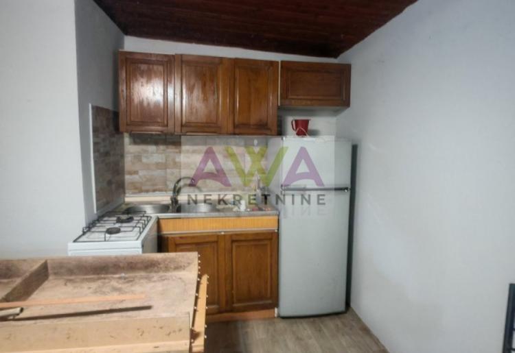 Sonta. Kuća 145m2, plac 8.5ar