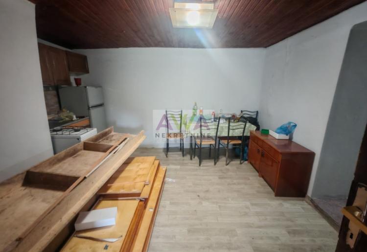 Sonta. Kuća 145m2, plac 8.5ar