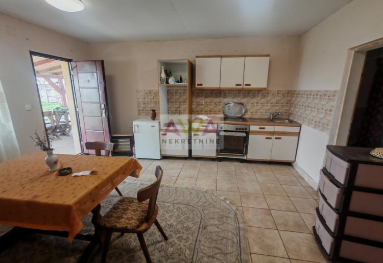 Salaš sa 1ha placa i velikim magacinom – Sombor, 7km od centra