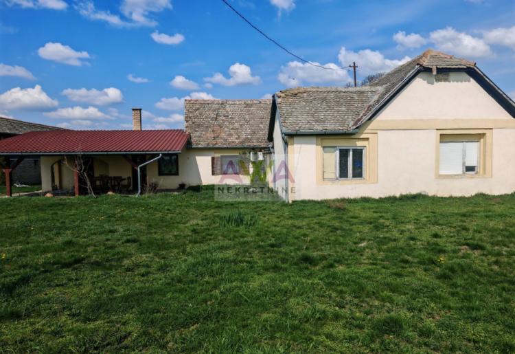 Salaš sa 1ha placa i velikim magacinom – Sombor, 7km od centra