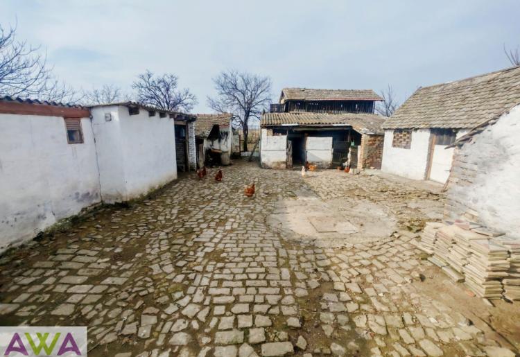 Stanišić – Kuća 146m² na placu 720m², mogućnost dva stana, pogodna za strance