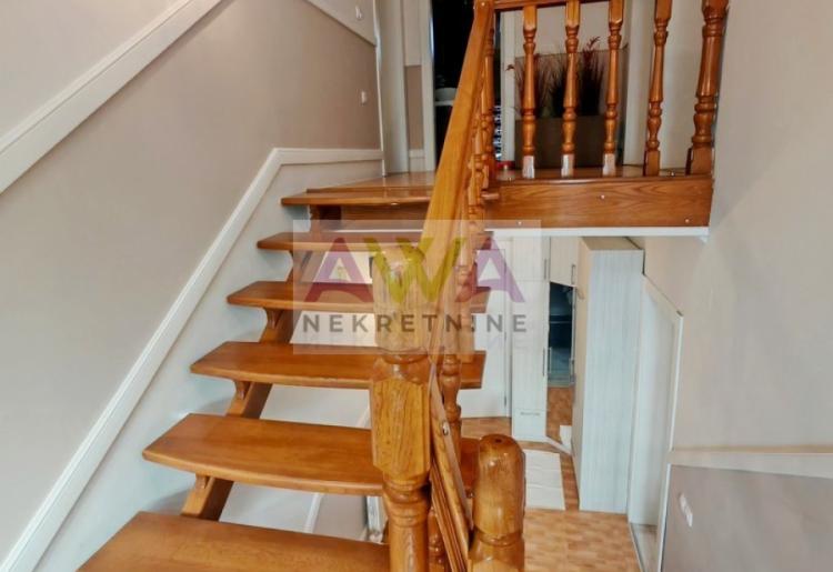 Moderna spratna kuća sa uređenim dvorištem i garažom za 3 vozila – Gornja Varoš, Sombor