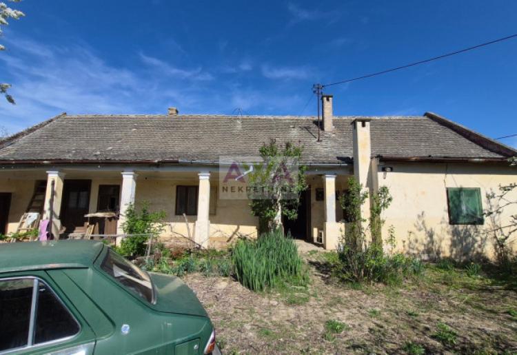 Stanišić – kuća sa velikim placem 17 ari