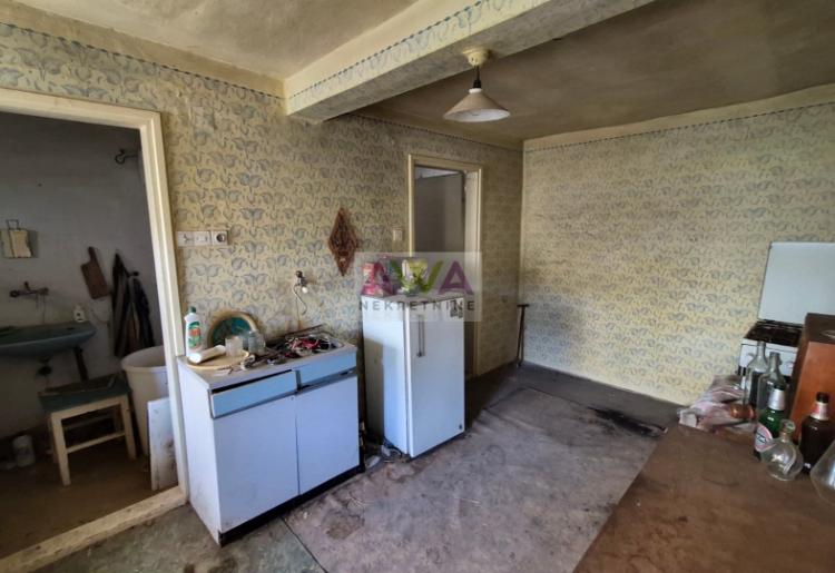 Stanišić – kuća sa velikim placem 17 ari