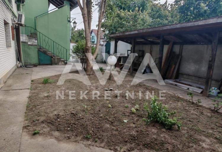 Sombor, Čvorak spratna kuća za višečlanu porodicu i posao