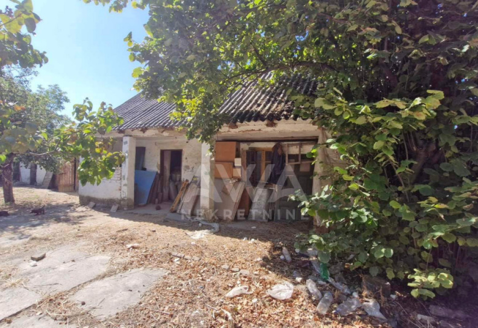 Kuća za rušenje od 66 m2
