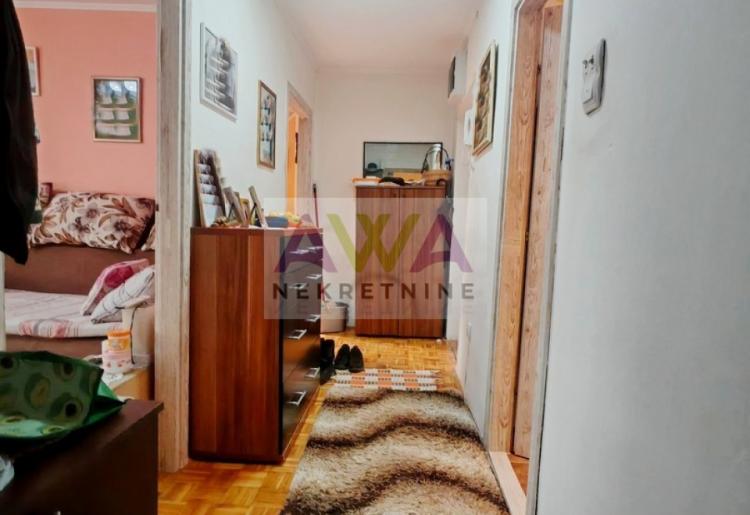  Dvoiposoban stan za mlade 59 m2 – renoviran, sunčan, niske režije