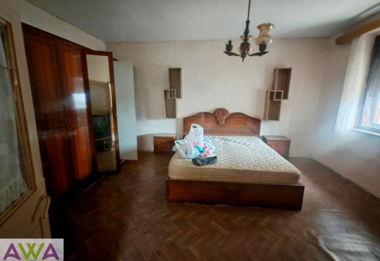 Kuća sa 2 odvojene jedinice – 146m2, plac 720m2