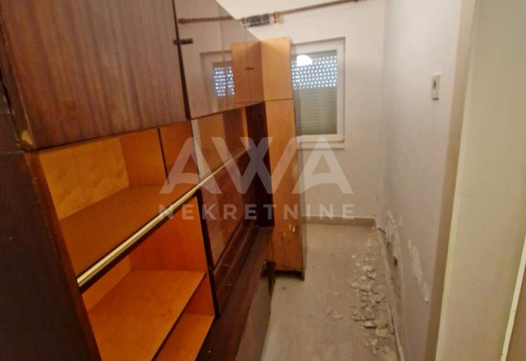 Sombor, Gornja Varoš – Prizemni stan 36m² sa dvorištem, šupom i letnjikovcem