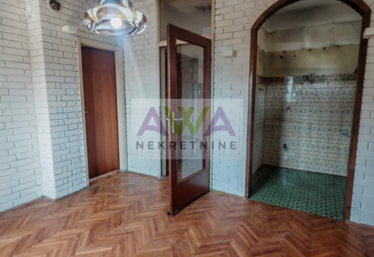 Kuća sa velikim potencijalom – mogućnost više stambenih jedinica, Apatin (blizina centra)