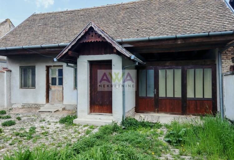 Kuća sa velikim potencijalom – mogućnost više stambenih jedinica, Apatin (blizina centra)