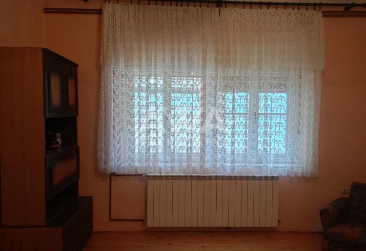 Apatin. Porodična kuća sa velikim placem – idealna za miran život ili investiciju!