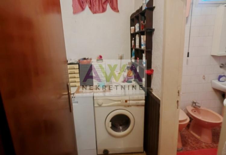 Stapar – porodično imanje na skoro 24 ara, kuća 185m² + pomoćni objekti