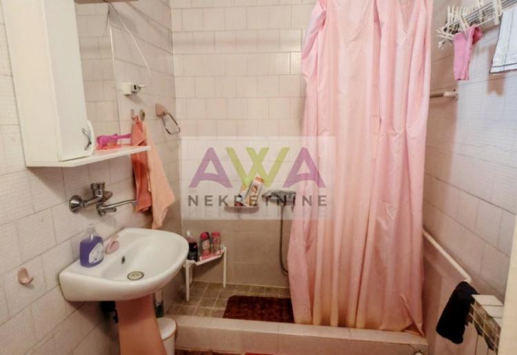 Stapar – porodično imanje na skoro 24 ara, kuća 185m² + pomoćni objekti