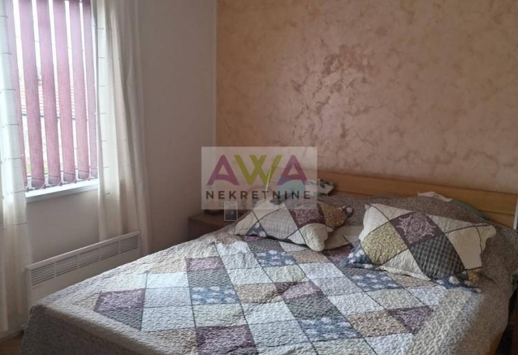 Aleksa Šantić. Porodična kuća 80 m2 u osnovi, plac 6ar