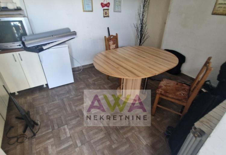 Sombor – MZ Mlake – Renovirana kuća sa dvorišnim stanom, plac 683m²