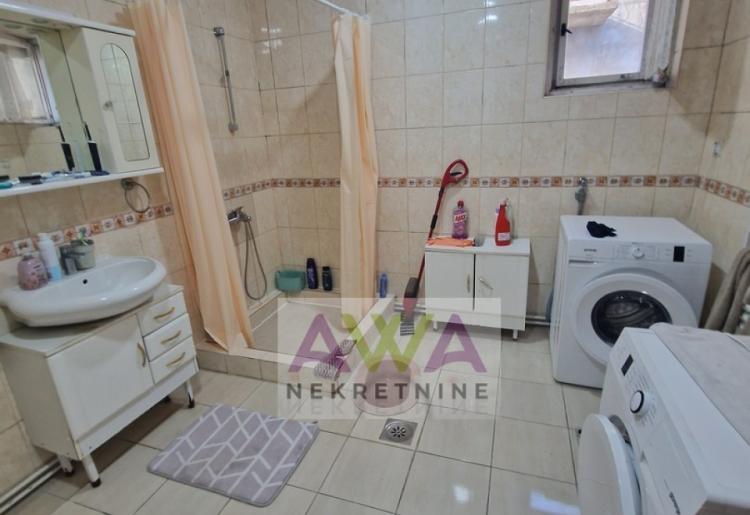 Sombor – MZ Mlake – Renovirana kuća sa dvorišnim stanom, plac 683m²