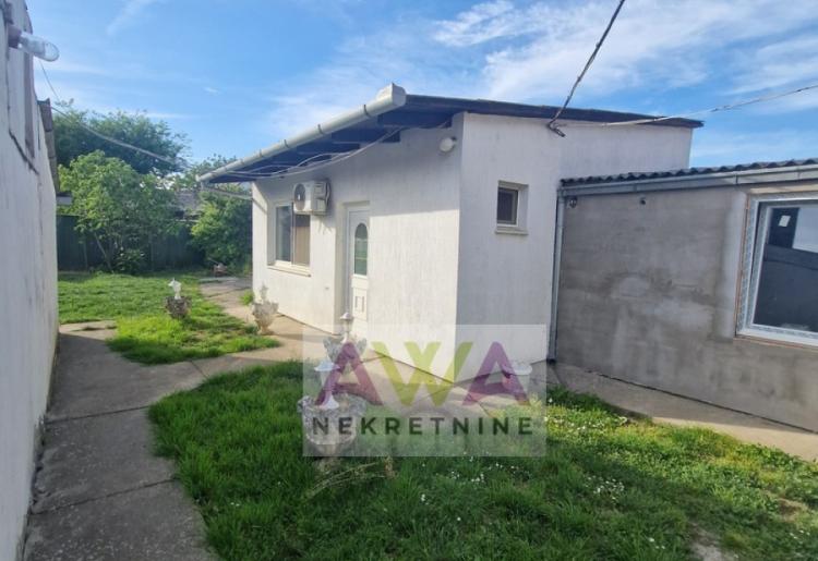 Sombor – MZ Mlake – Renovirana kuća sa dvorišnim stanom, plac 683m²