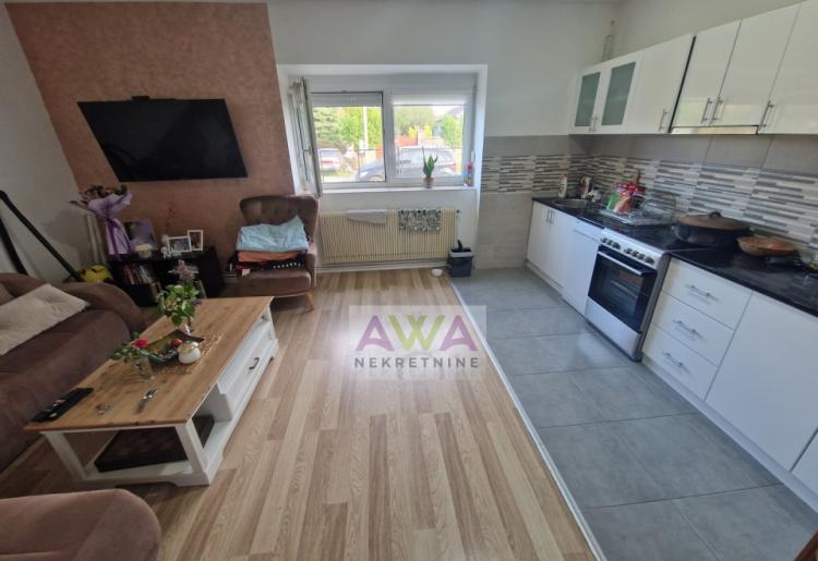 Sombor – MZ Mlake – Renovirana kuća sa dvorišnim stanom, plac 683m²