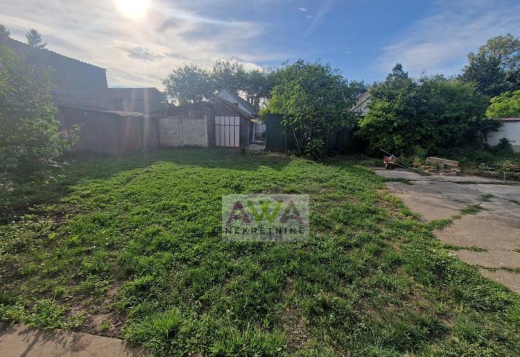 Sombor – MZ Mlake – Renovirana kuća sa dvorišnim stanom, plac 683m²