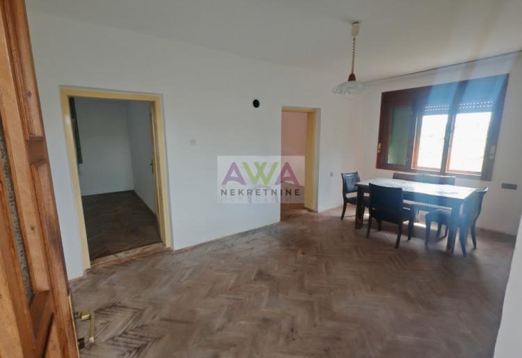 Apatin – Dve kuće po ceni jedne, plac 553m2