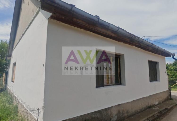 Apatin – Dve kuće po ceni jedne, plac 553m2