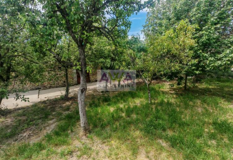 Apatin – Dve kuće po ceni jedne, plac 553m2