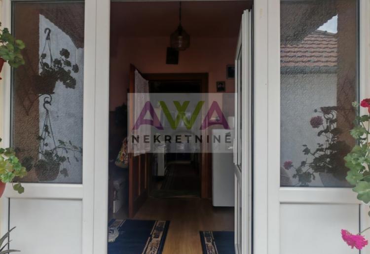 Sombor – Trosobna kuća 99m2 u blizini škole, plac 527m2