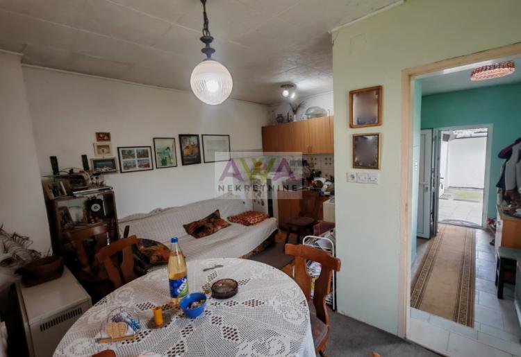 Sombor – Renovirana kuća 48m² sa garažom i baštom, plac 294m²