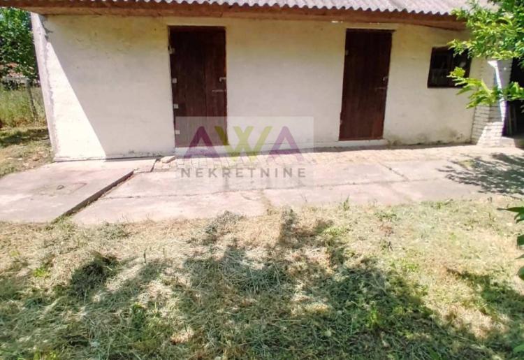 Prigrevica – Očuvana kuća 169m², pomoćni objekti, voćnjak, mogućnost kupovine preko konkursa