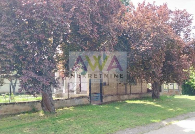 Šikara. Prizemna kuća 150m2, plac 29ar