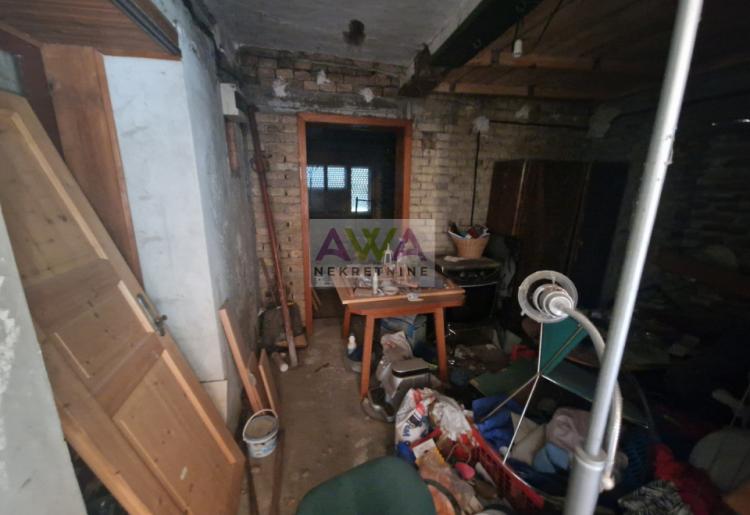 Ruski Krstur – Prizemna kuća 141m², plac 1130m², pomoćni objekti i bašta