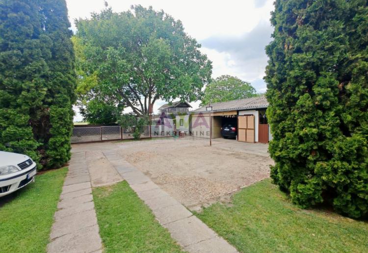 Sombor – Predgrađe – Kuća 74m² sa placem 4991m², pomoćni objekti i obradivo zemljište