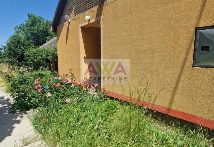 Bogojevo – Porodična kuća 140m2 na placu od 2132m2, garaža, letnja kuhinja